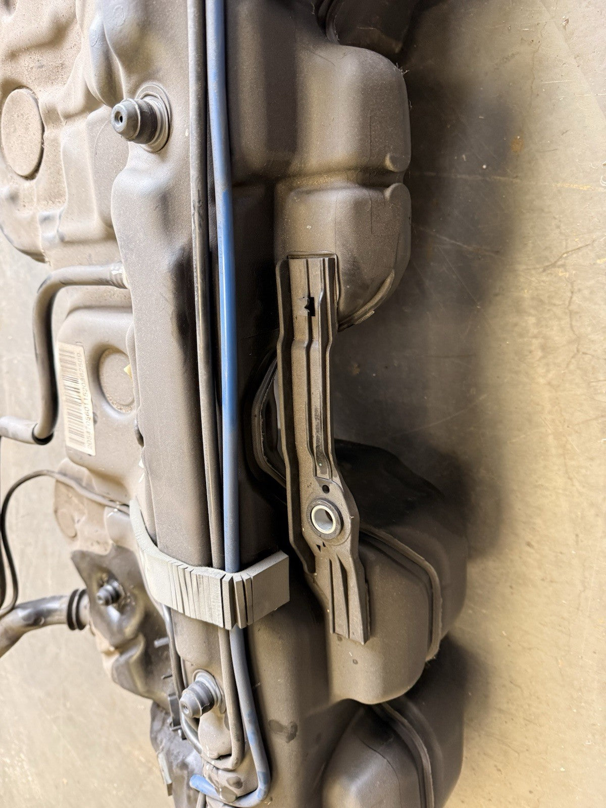 14-21 MERCEDES C CLASS C220 DSALOON W205 COMPLETE DIESEL FUEL TANK A2054705601