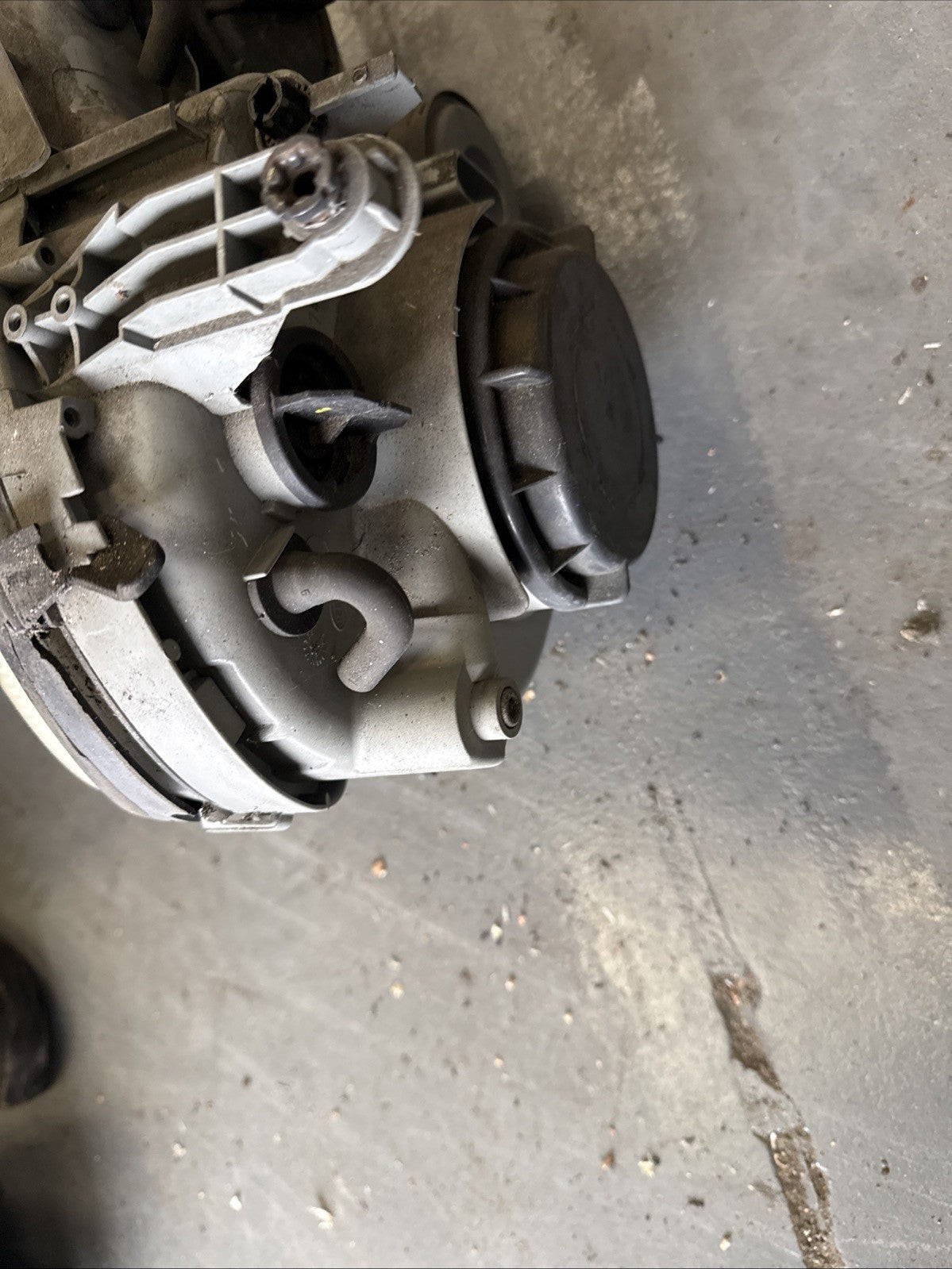 2005 MERCEDES C CLASS W203 PASSENGER SIDE LEFT HEADLIGHT A2038201359 #2