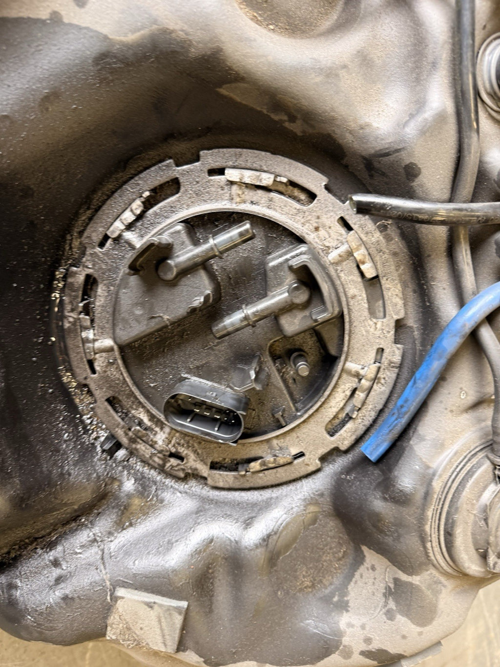 14-21 MERCEDES C CLASS C220 DSALOON W205 COMPLETE DIESEL FUEL TANK A2054705601