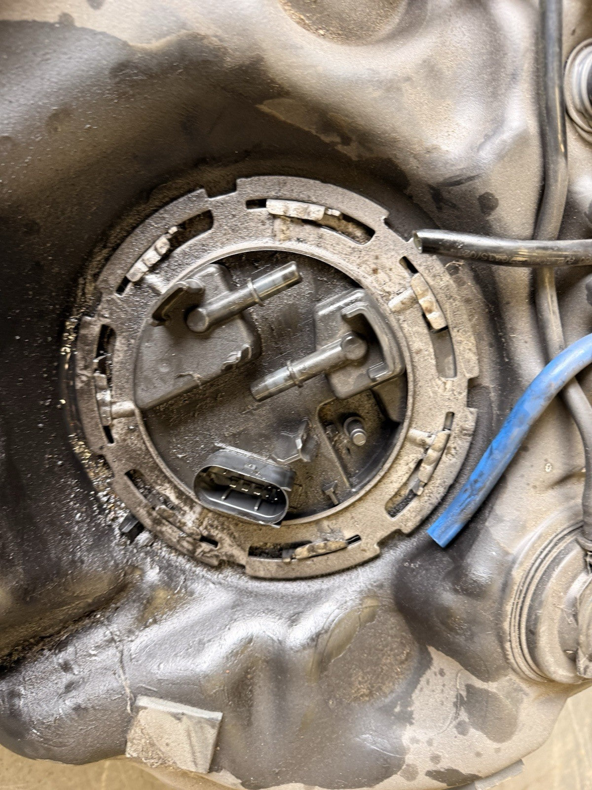 14-21 MERCEDES C CLASS C220 DSALOON W205 COMPLETE DIESEL FUEL TANK A2054705601