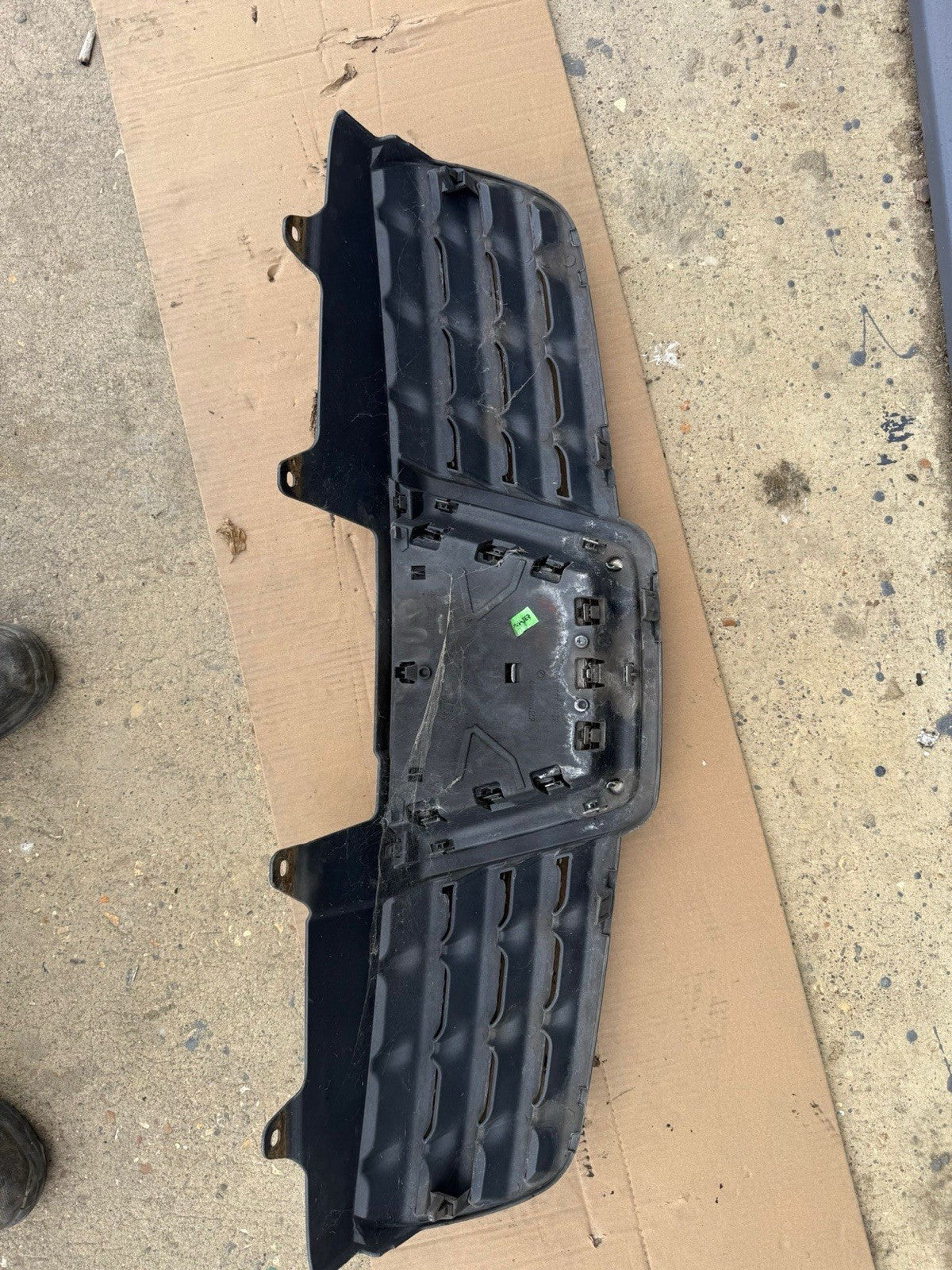 2009 NISSAN QASHQAI ACENTA Front Grille