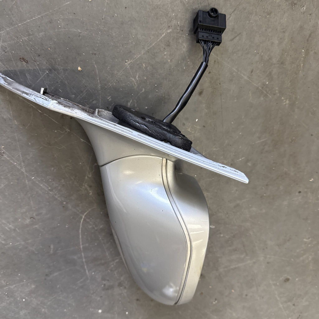 2002-2009 C209 MERCEDES CLK DOOR WING MIRROR RH IS PASSANGER SIDE  SILVER