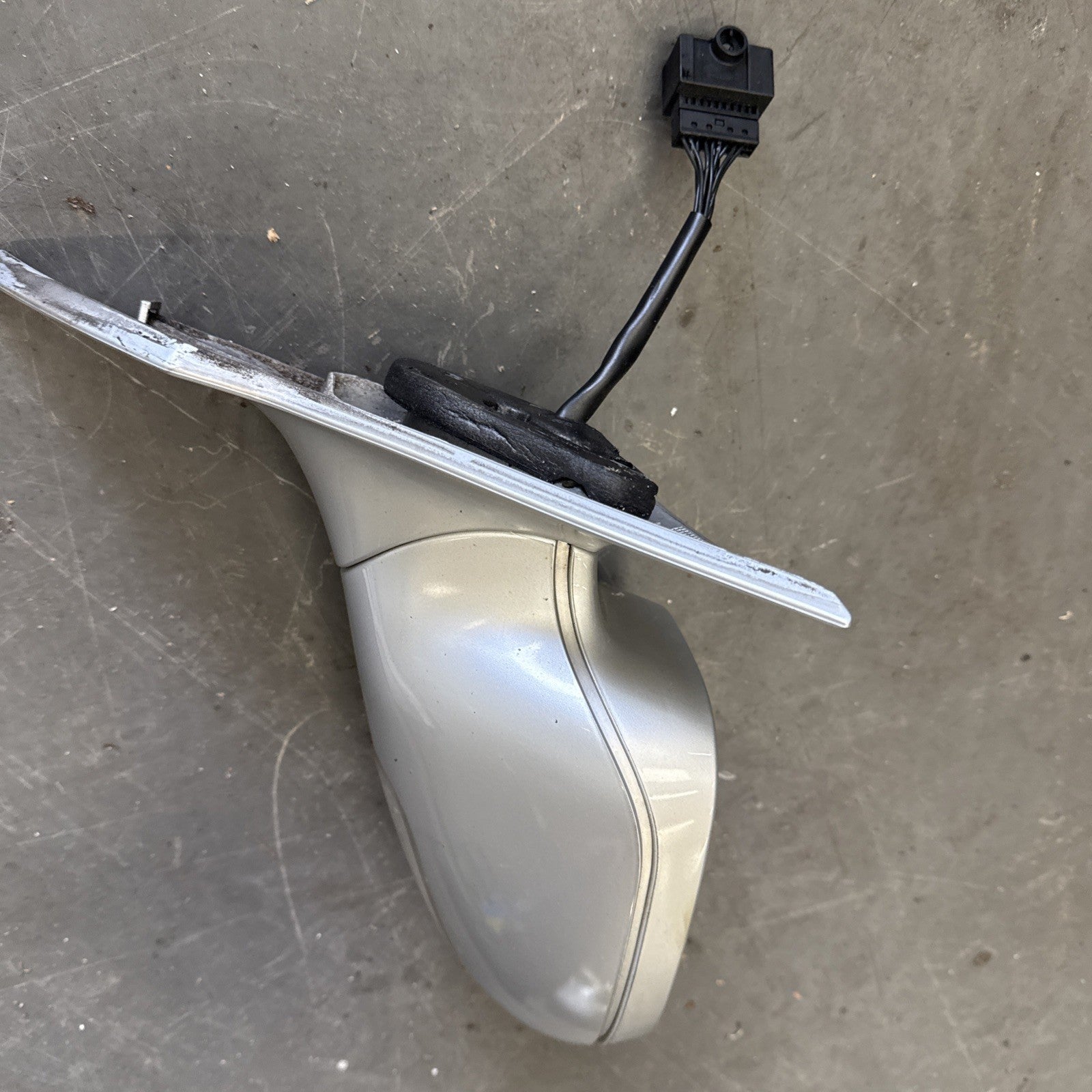 2002-2009 C209 MERCEDES CLK DOOR WING MIRROR RH IS PASSANGER SIDE  SILVER