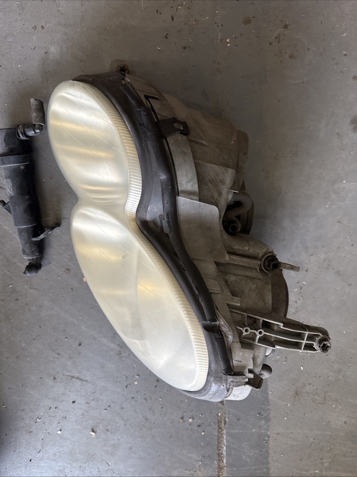 2005 MERCEDES C CLASS W203 PASSENGER SIDE LEFT HEADLIGHT A2038201359 #2