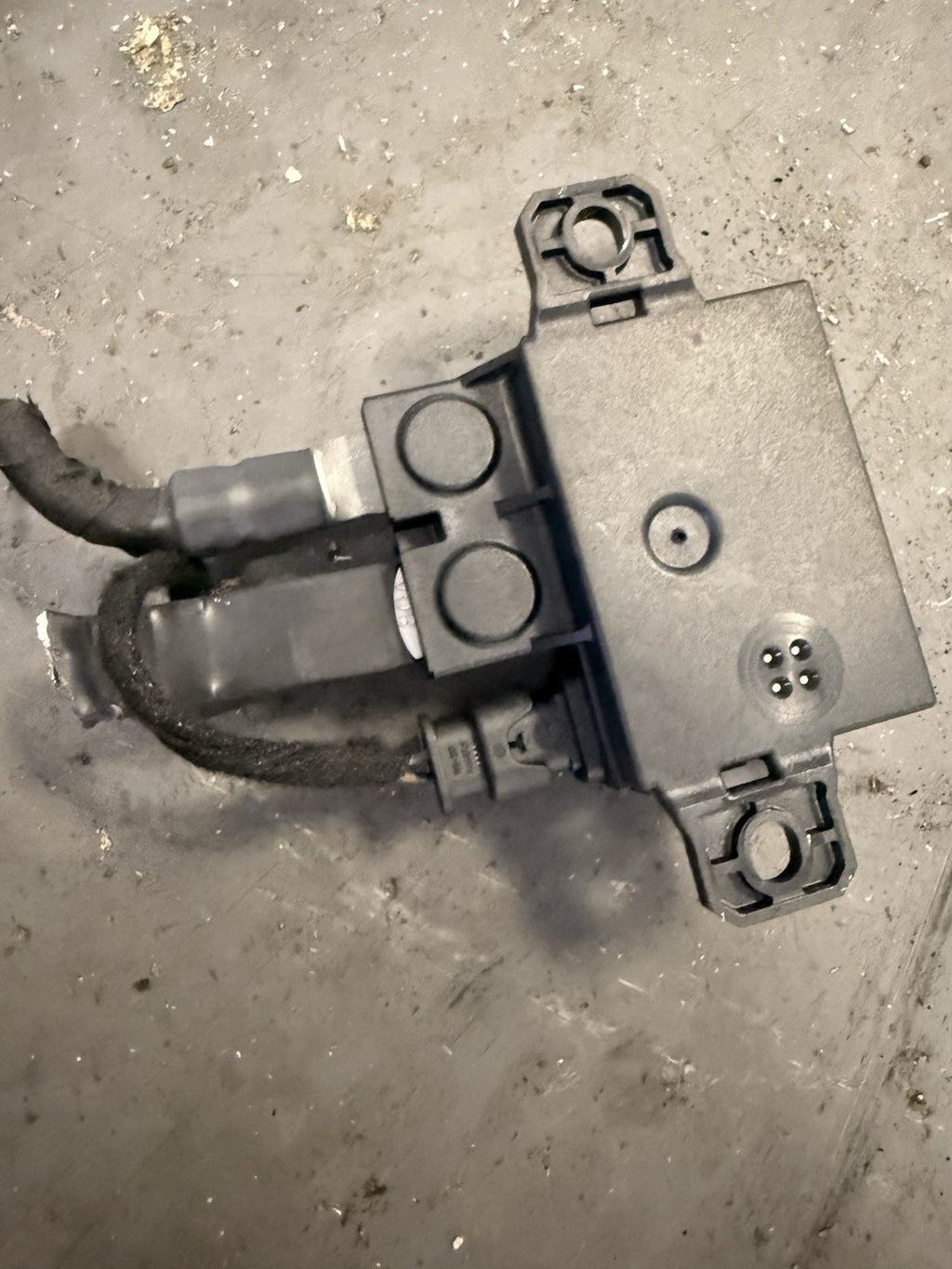 15 MERCEDES C350 CAR BATTERY MONITORING CONTROL MODULE A000 982 2023 OEM 15-18