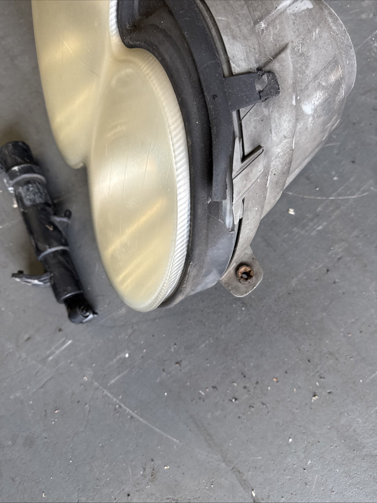 2005 MERCEDES C CLASS W203 Driver SIDE LEFT HEADLIGHT A2038201359 #2