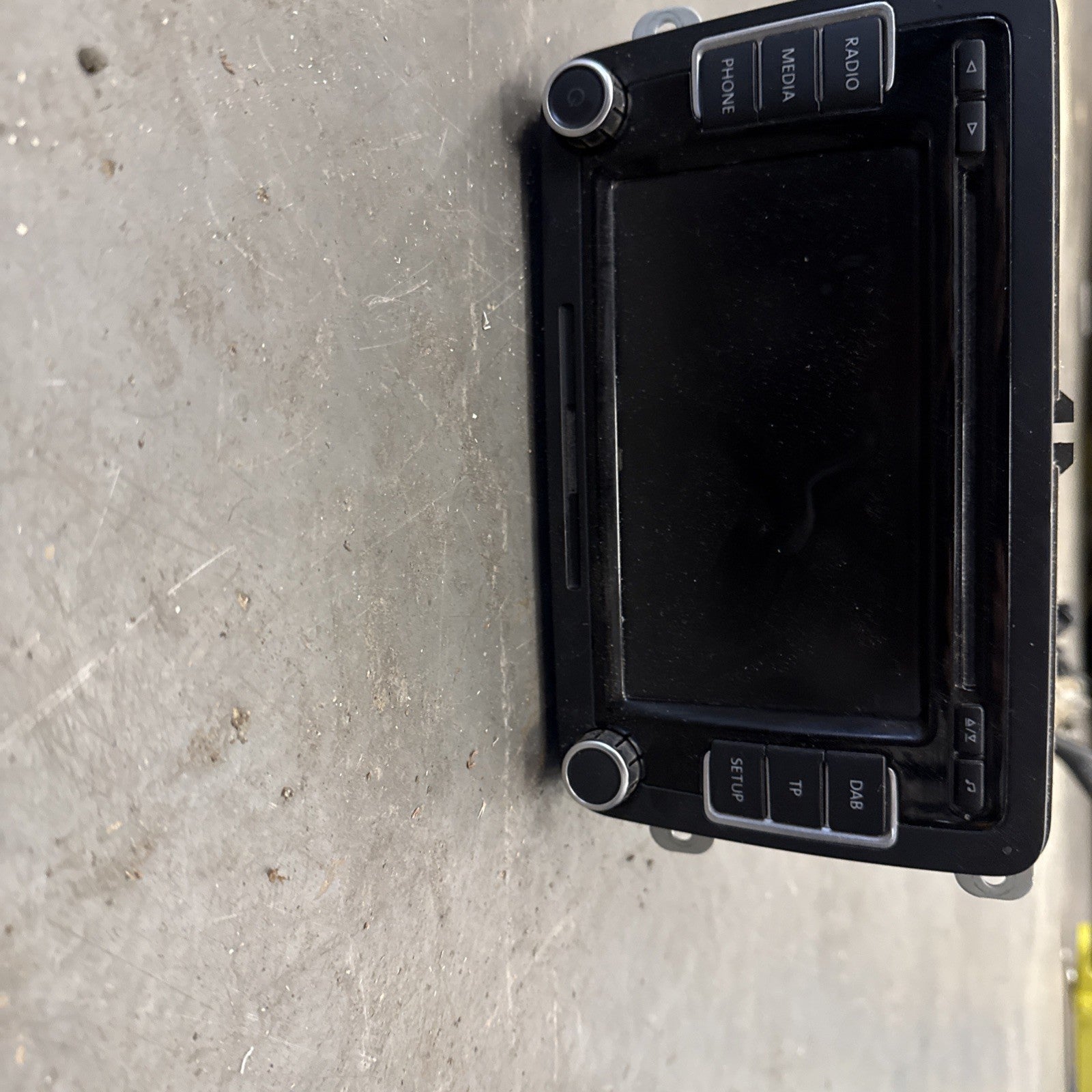 2009-2012 VOLKSWAGEN GOLF MK6 RADIO STEREO CD PLAYER HEADUNIT 3C8035195G