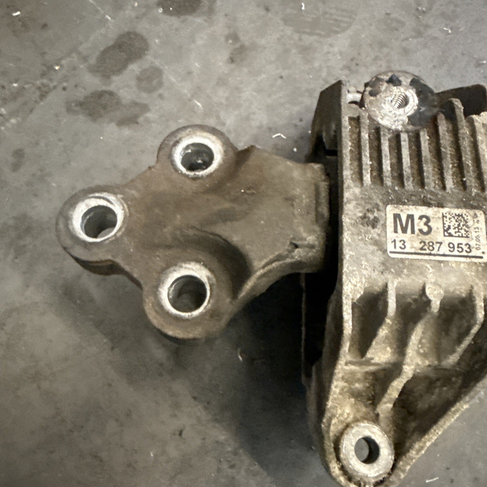 2010 Vauxhall Astra J 1.6 Petrol A16XER Engine Mount Passenger Side 13287953