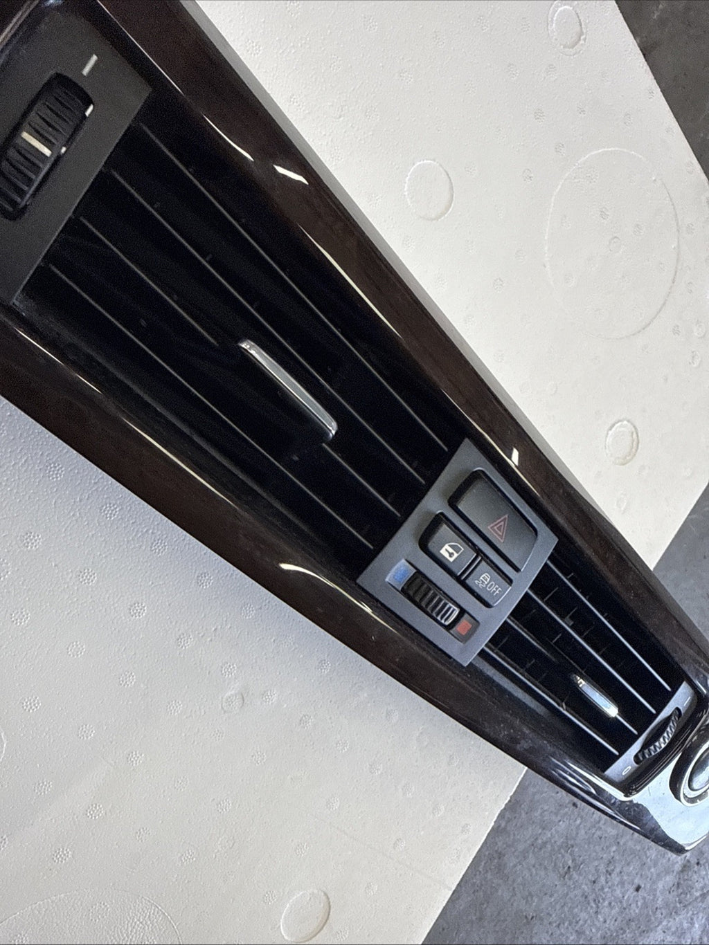 2007-2013 BMW E90 E92 E93 Front Left Dashboard Air Vent Airvent OEM