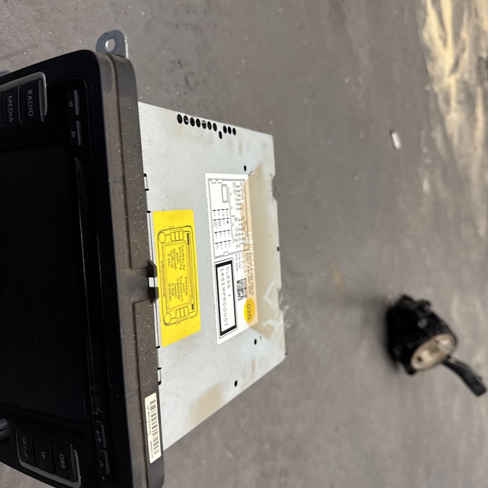 2009-2012 VOLKSWAGEN GOLF MK6 RADIO STEREO CD PLAYER HEADUNIT 3C8035195G