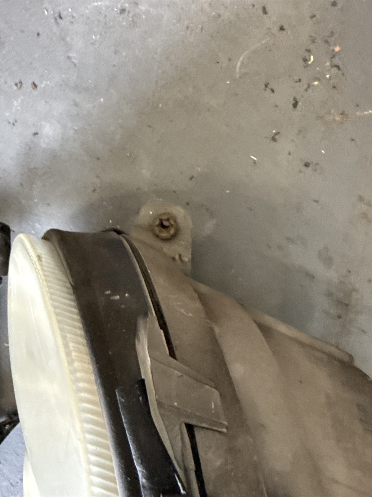 2005 MERCEDES C CLASS W203 PASSENGER SIDE LEFT HEADLIGHT A2038201359 #2