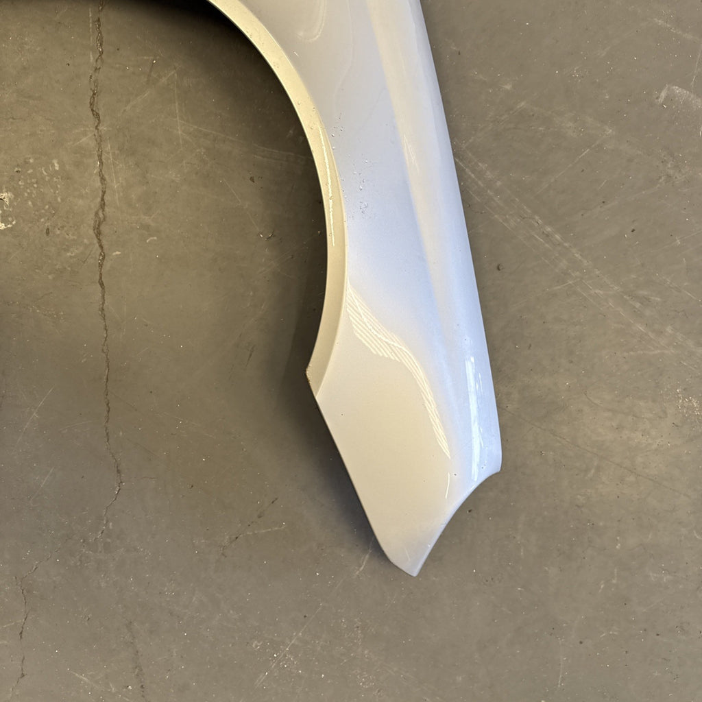 2002-2009 C209 MERCEDES CLK FRONT WING Rh Driver  SIDE SILVER