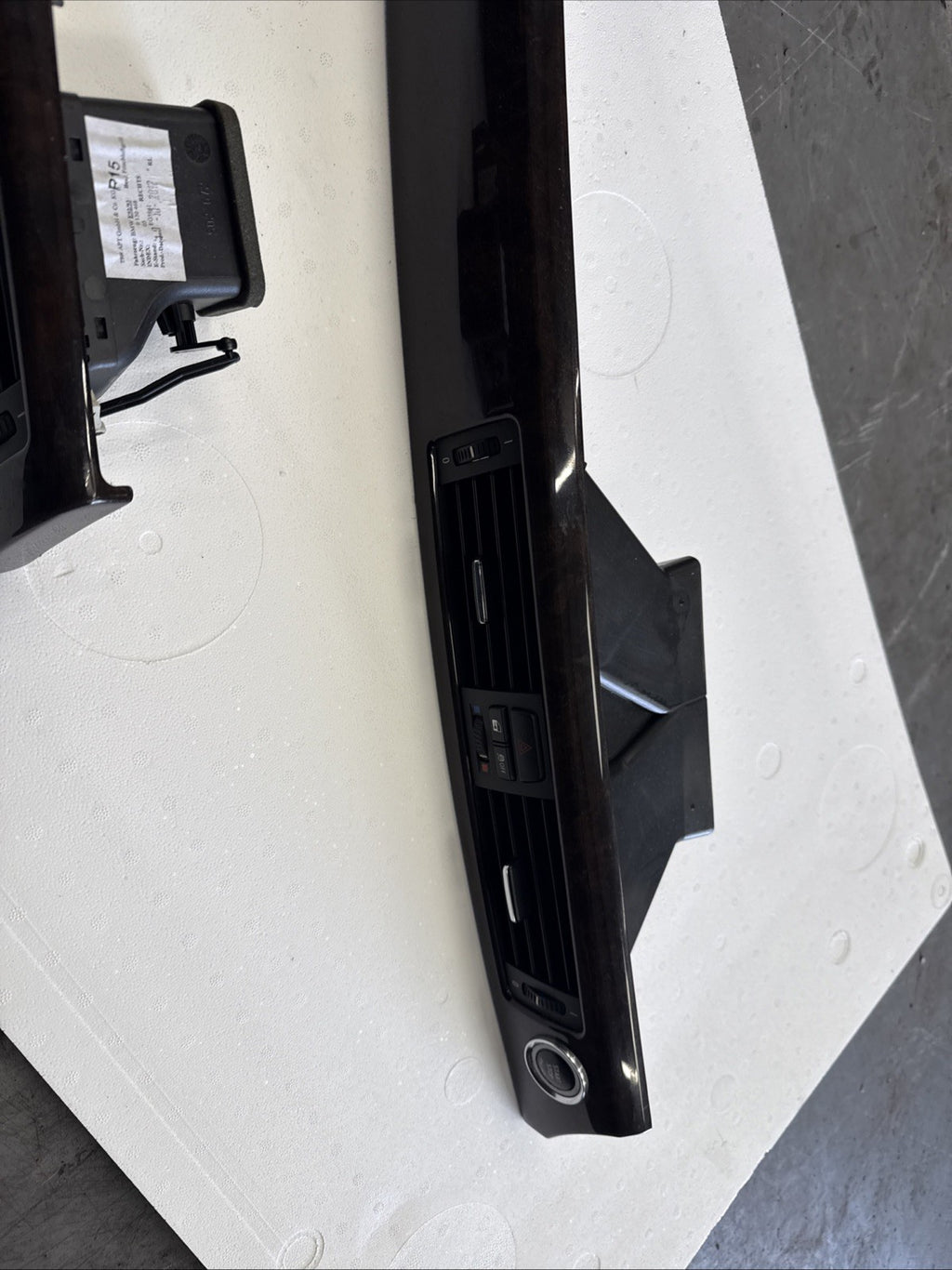 2007-2013 BMW E90 E92 E93 Front Left Dashboard Air Vent Airvent OEM