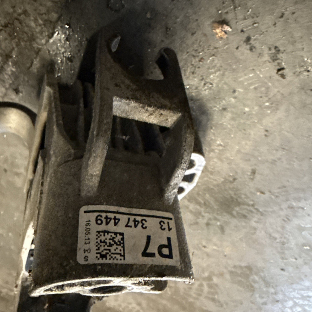 VAUXHALL ASTRA J MK6 GENUINE PETROL ENGINE MOUNT 13347449