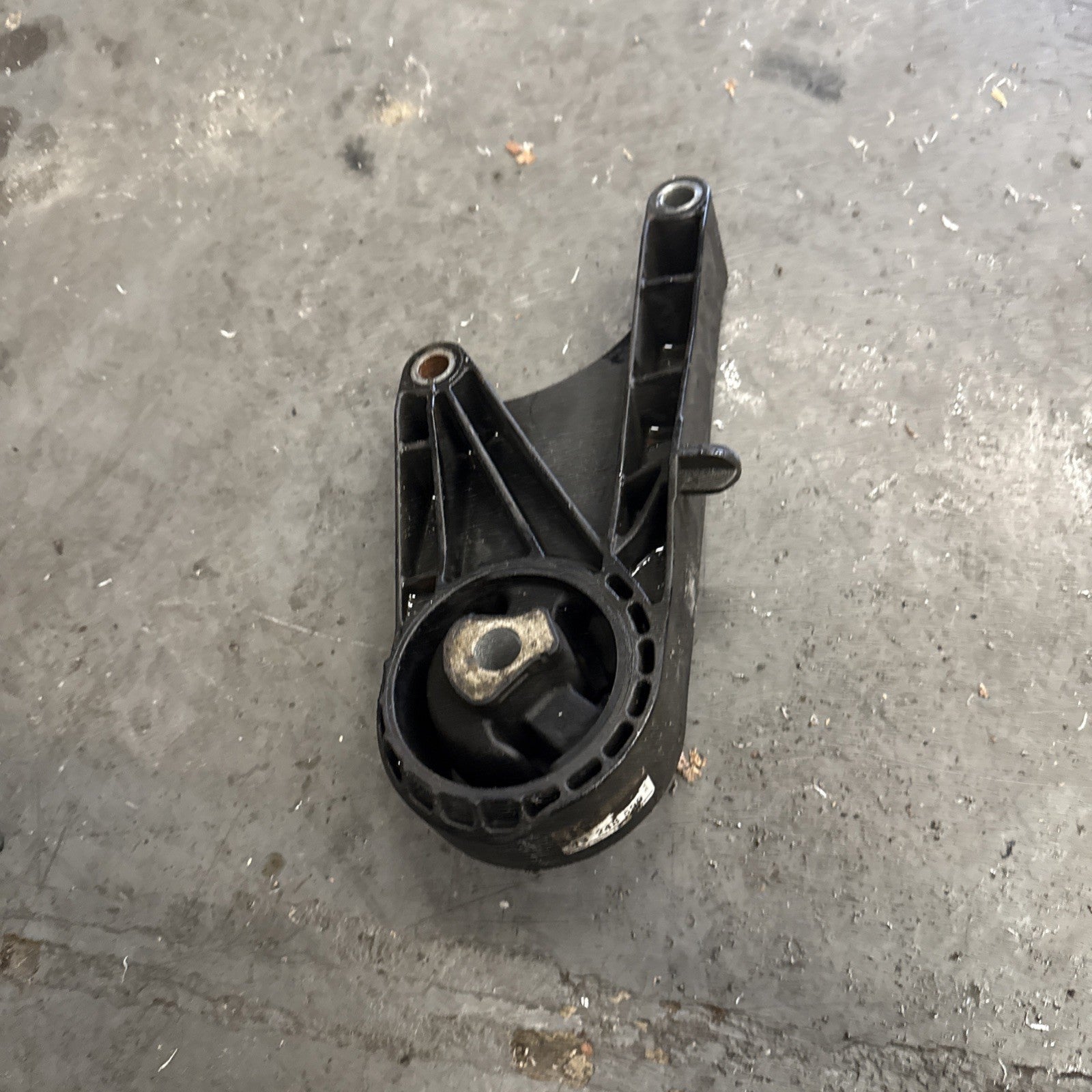 VAUXHALL Astra J 1.6 PETROL 2012 5DR Gearbox Mount 13248599