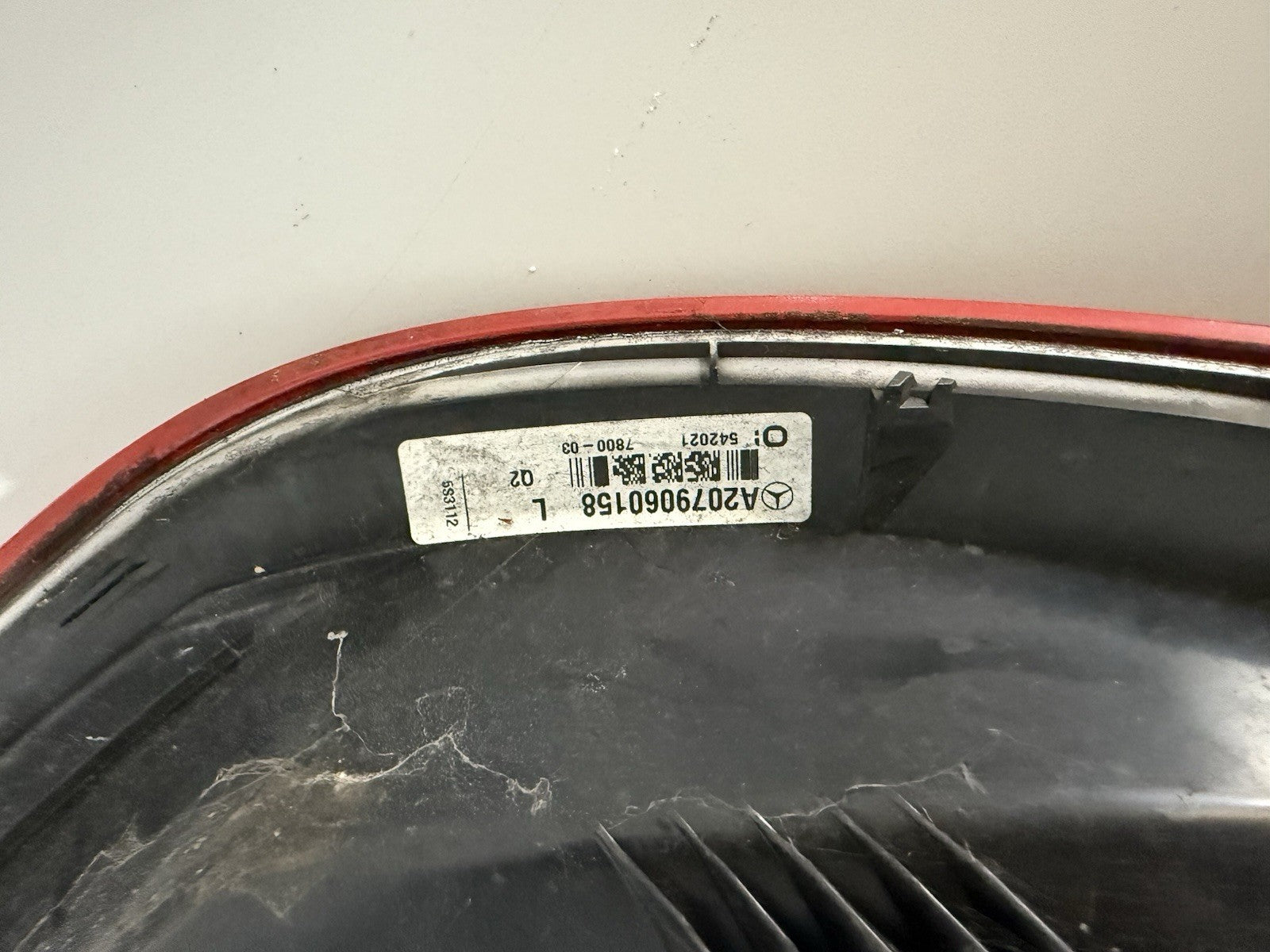 2011 MERCEDES E250 W207 CONVERTIBLE NEARSIDE REAR Left TAIL LIGHT A2079060258