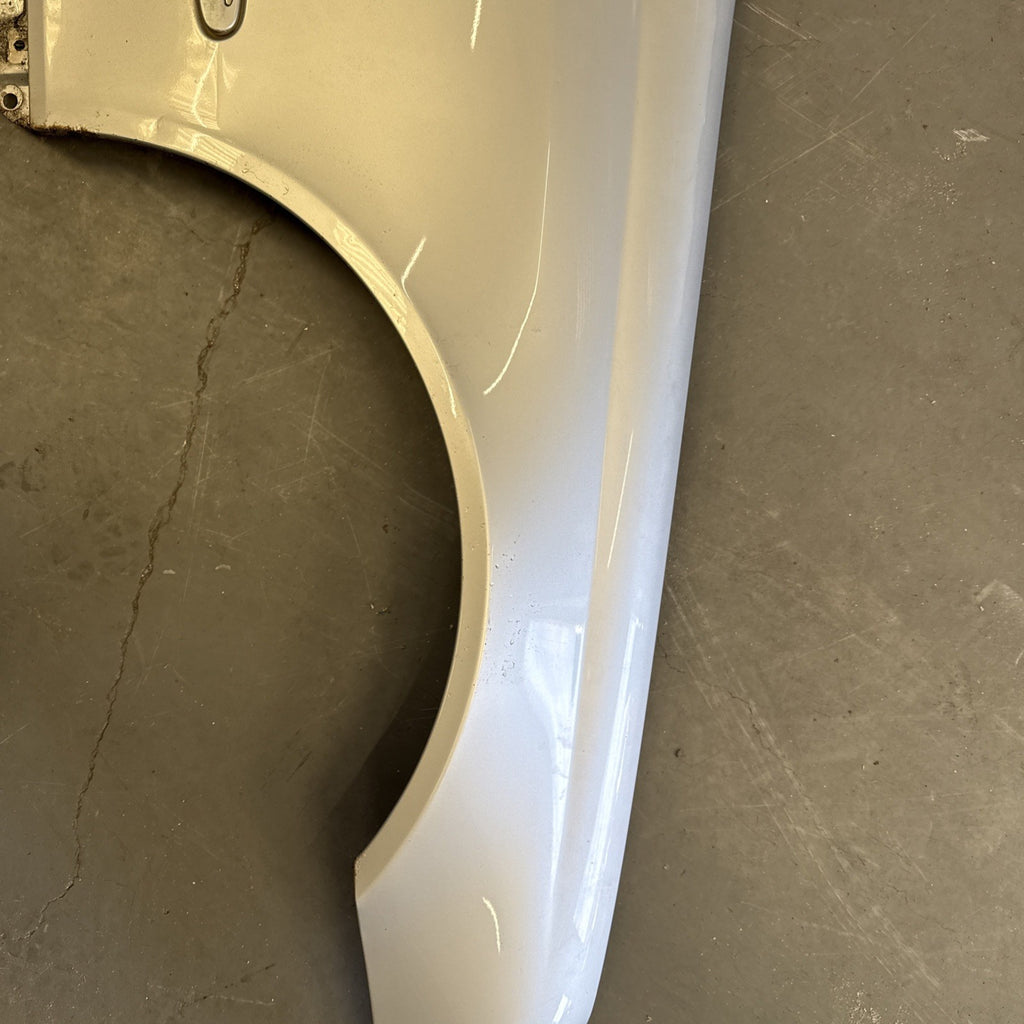 2002-2009 C209 MERCEDES CLK FRONT WING Rh Driver  SIDE SILVER