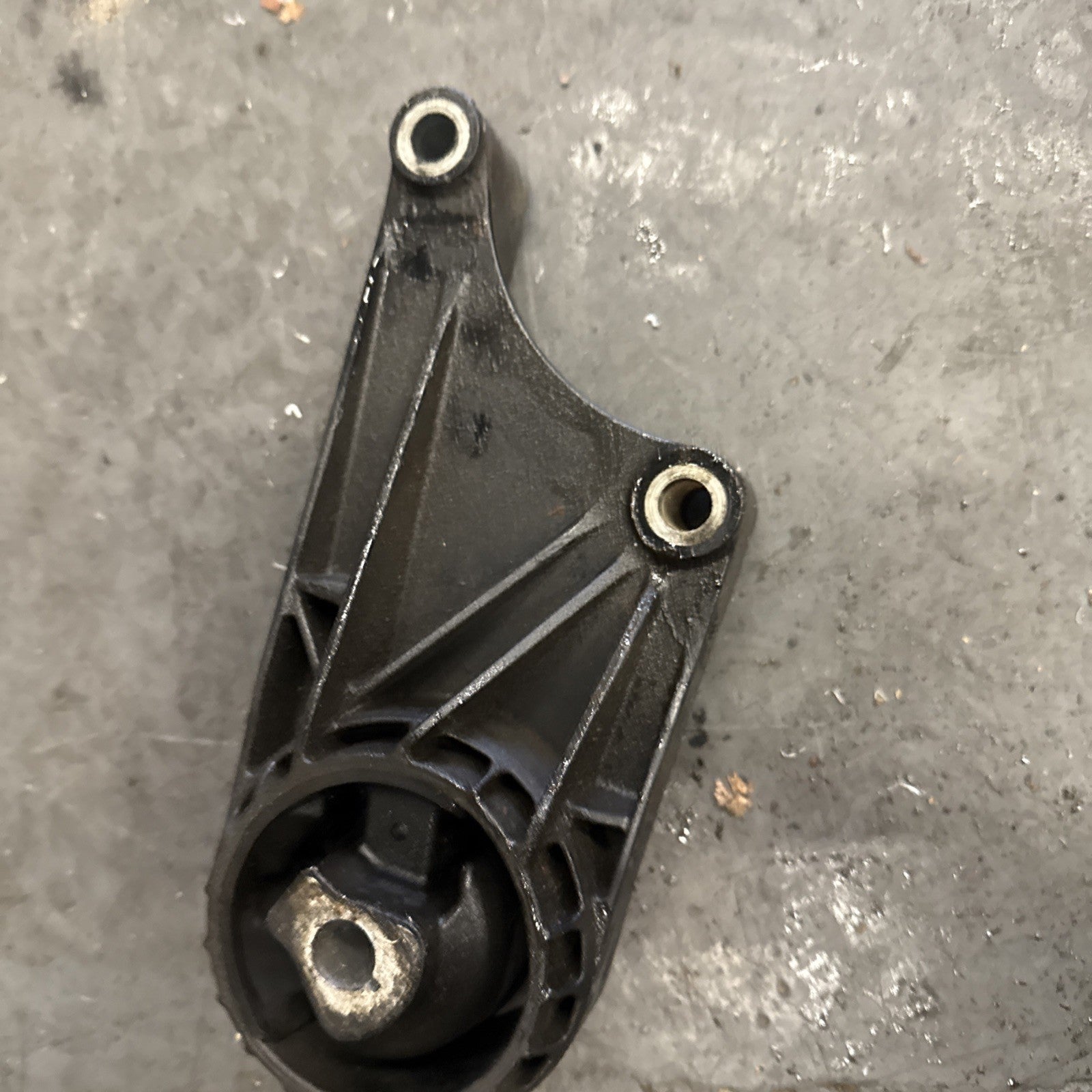 VAUXHALL Astra J 1.6 PETROL 2012 5DR Gearbox Mount 13248599