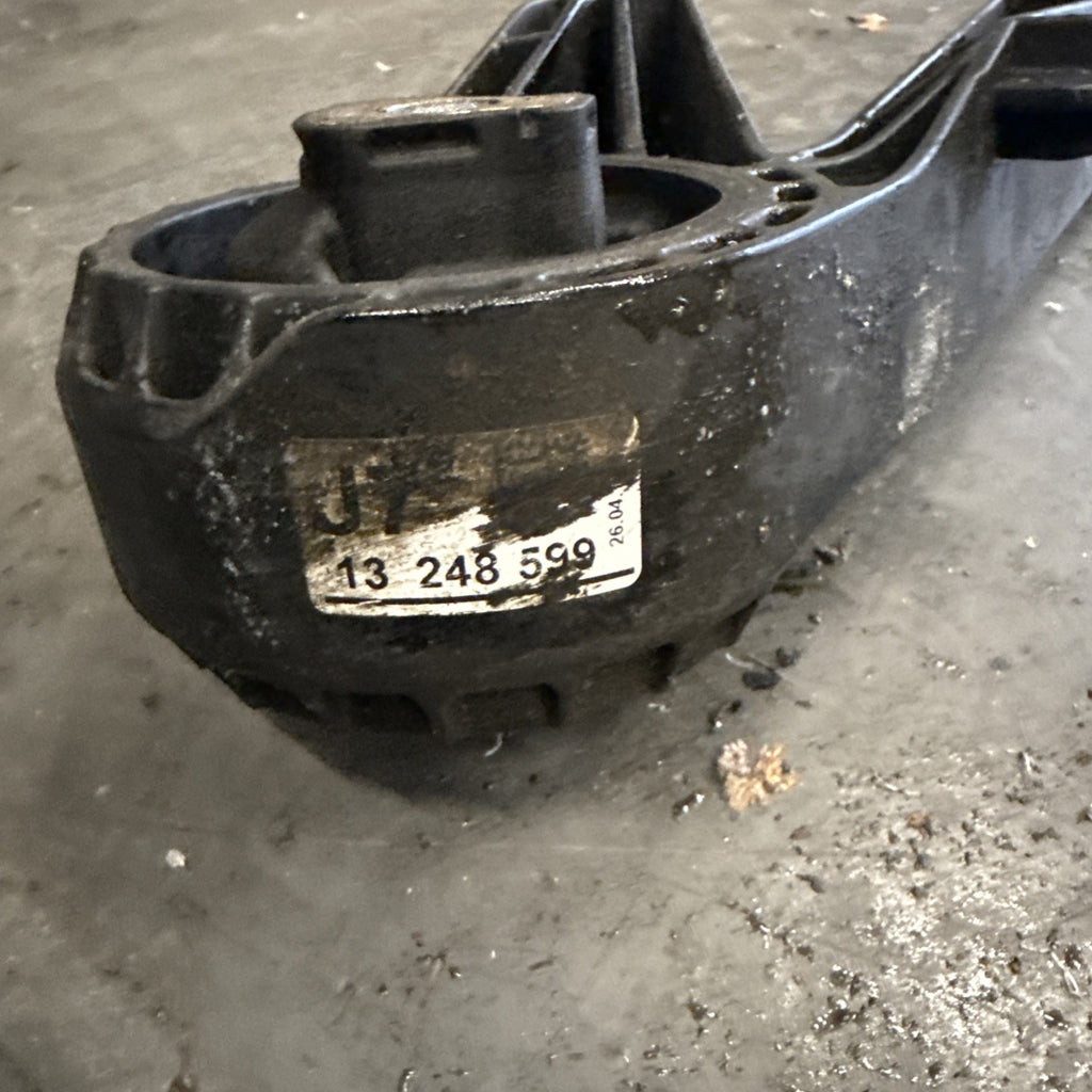 VAUXHALL Astra J 1.6 PETROL 2012 5DR Gearbox Mount 13248599