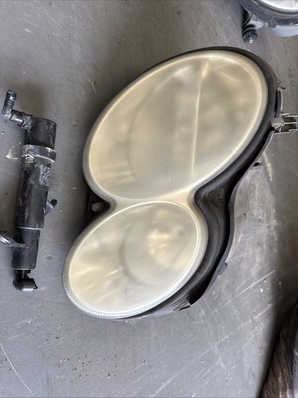 2005 MERCEDES C CLASS W203 Driver SIDE LEFT HEADLIGHT A2038201359 #2