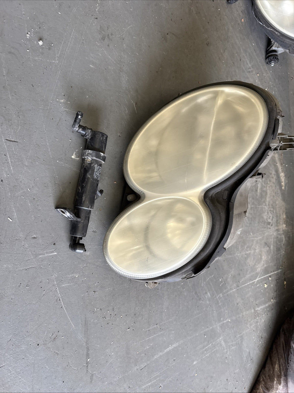 2005 MERCEDES C CLASS W203 Driver SIDE LEFT HEADLIGHT A2038201359 #2