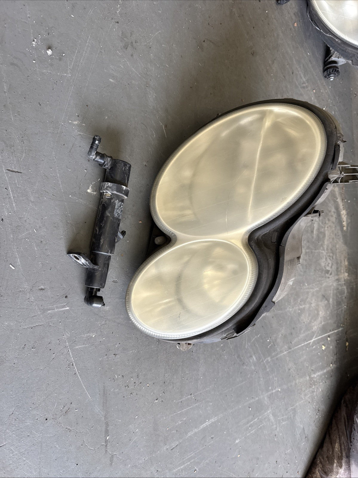 2005 MERCEDES C CLASS W203 Driver SIDE LEFT HEADLIGHT A2038201359 #2