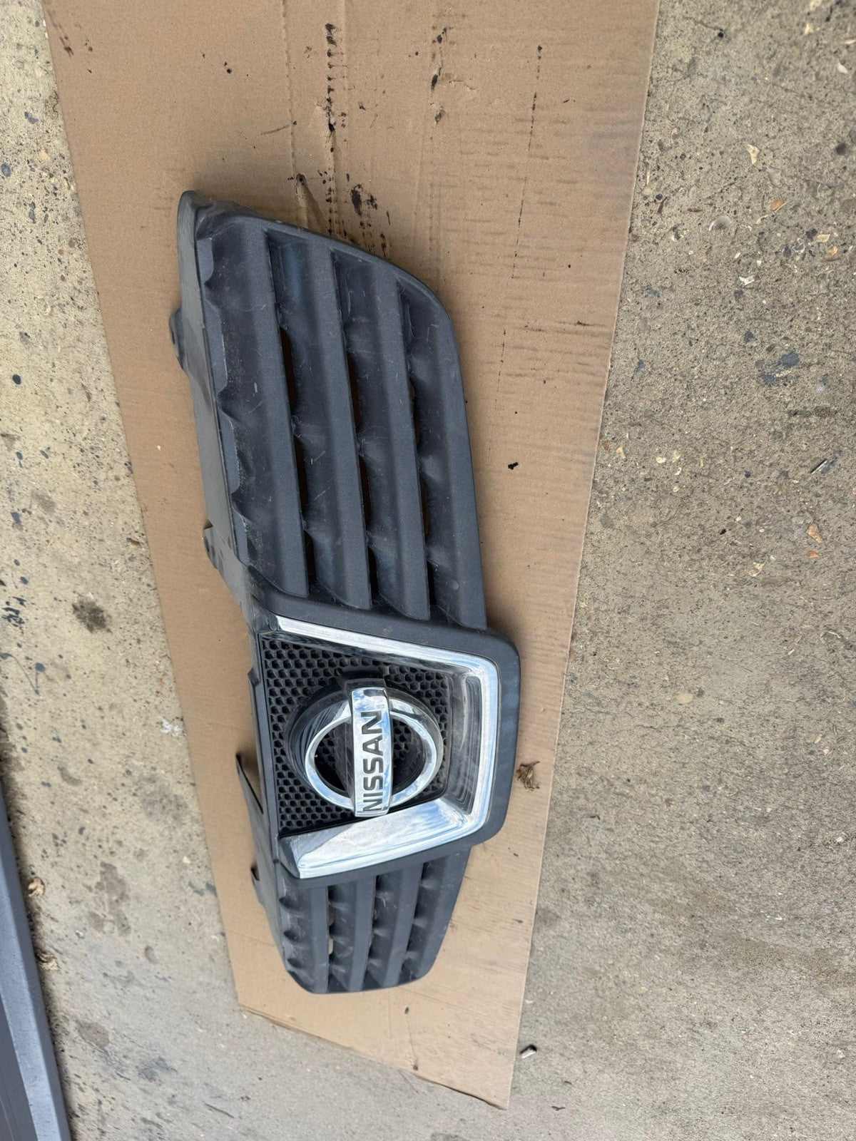 2009 NISSAN QASHQAI ACENTA Front Grille