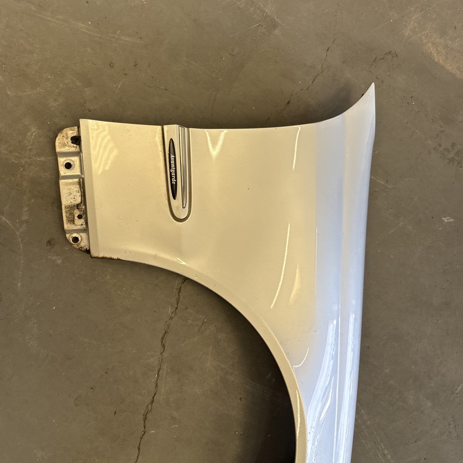 2002-2009 C209 MERCEDES CLK FRONT WING Rh Driver  SIDE SILVER
