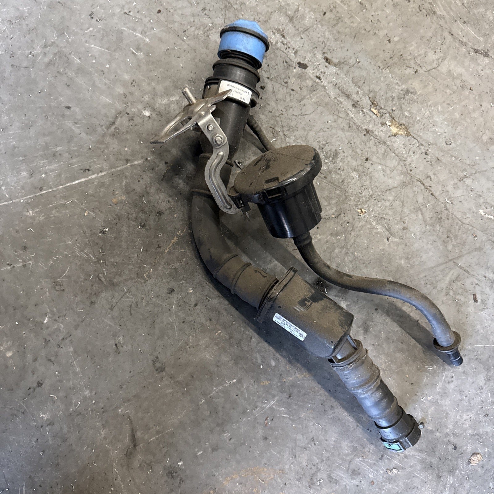 14-21 MERCEDES-BENZ C-CLASS C250D W205 FUEL TANK FILLER NECK PIPE A2054700426