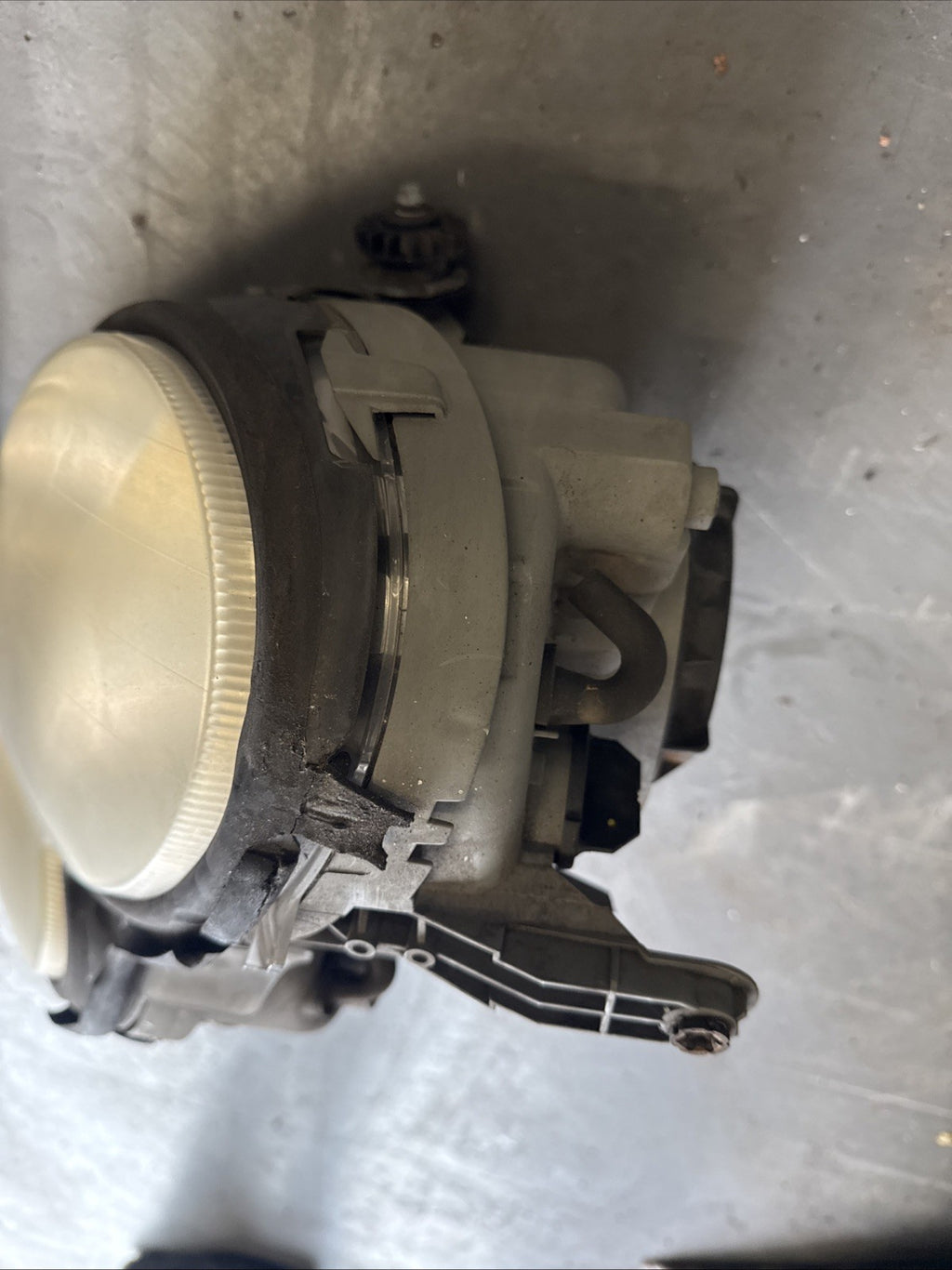 2005 MERCEDES C CLASS W203 Driver SIDE LEFT HEADLIGHT A2038201359 #2