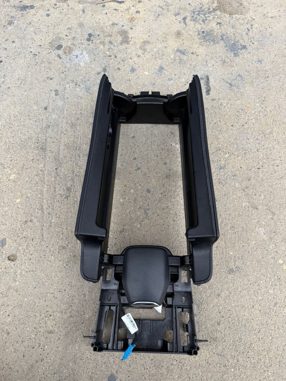 2009-2016 W212 MERCEDES E-CLASS CENTRE CONSOLE ARMREST