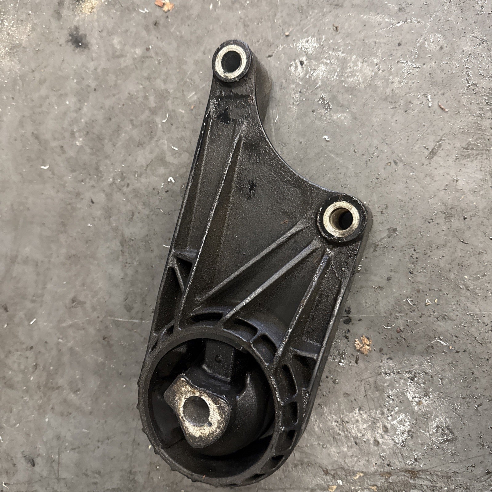 VAUXHALL Astra J 1.6 PETROL 2012 5DR Gearbox Mount 13248599