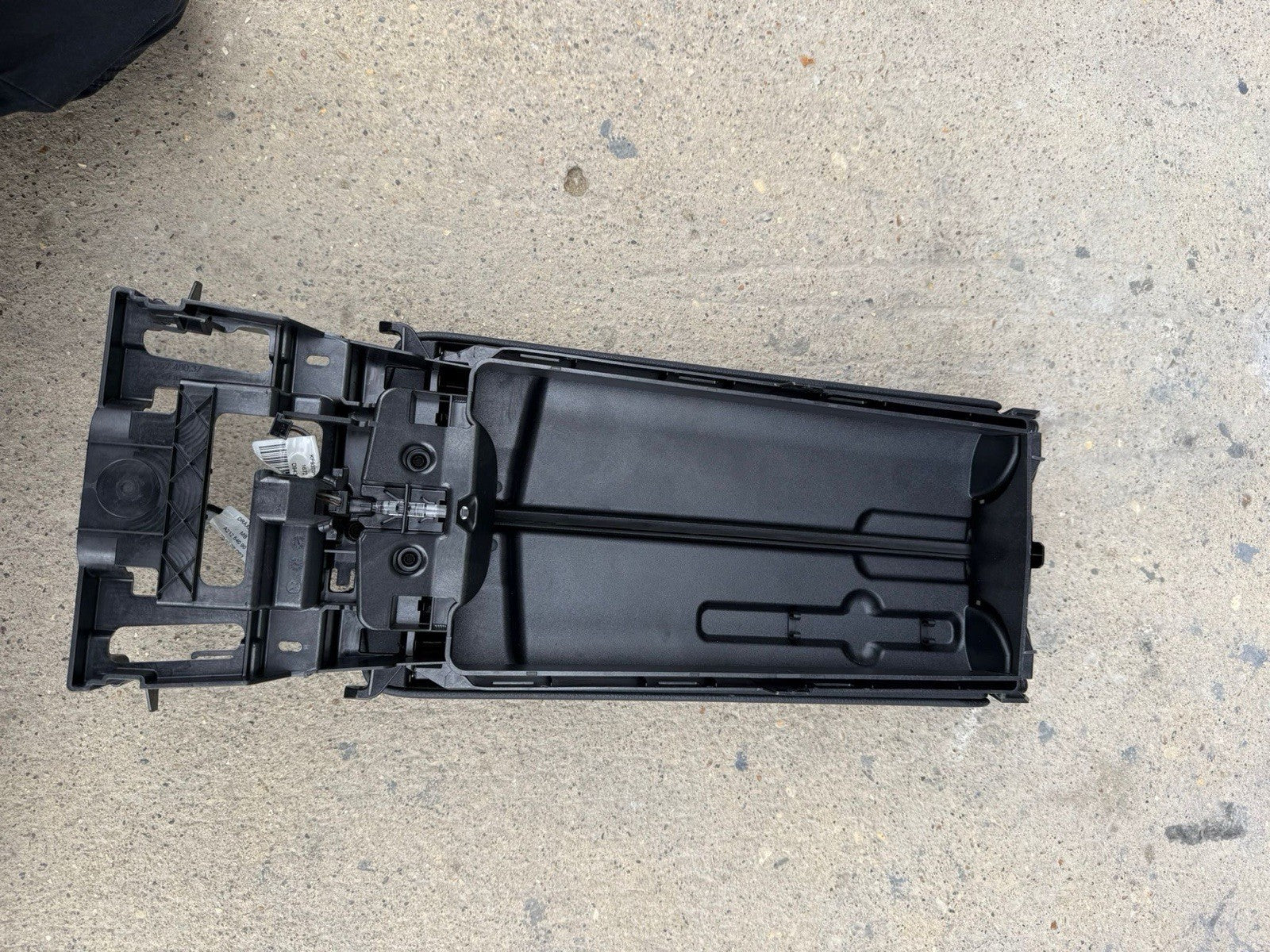 2009-2016 W212 MERCEDES E-CLASS CENTRE CONSOLE ARMREST