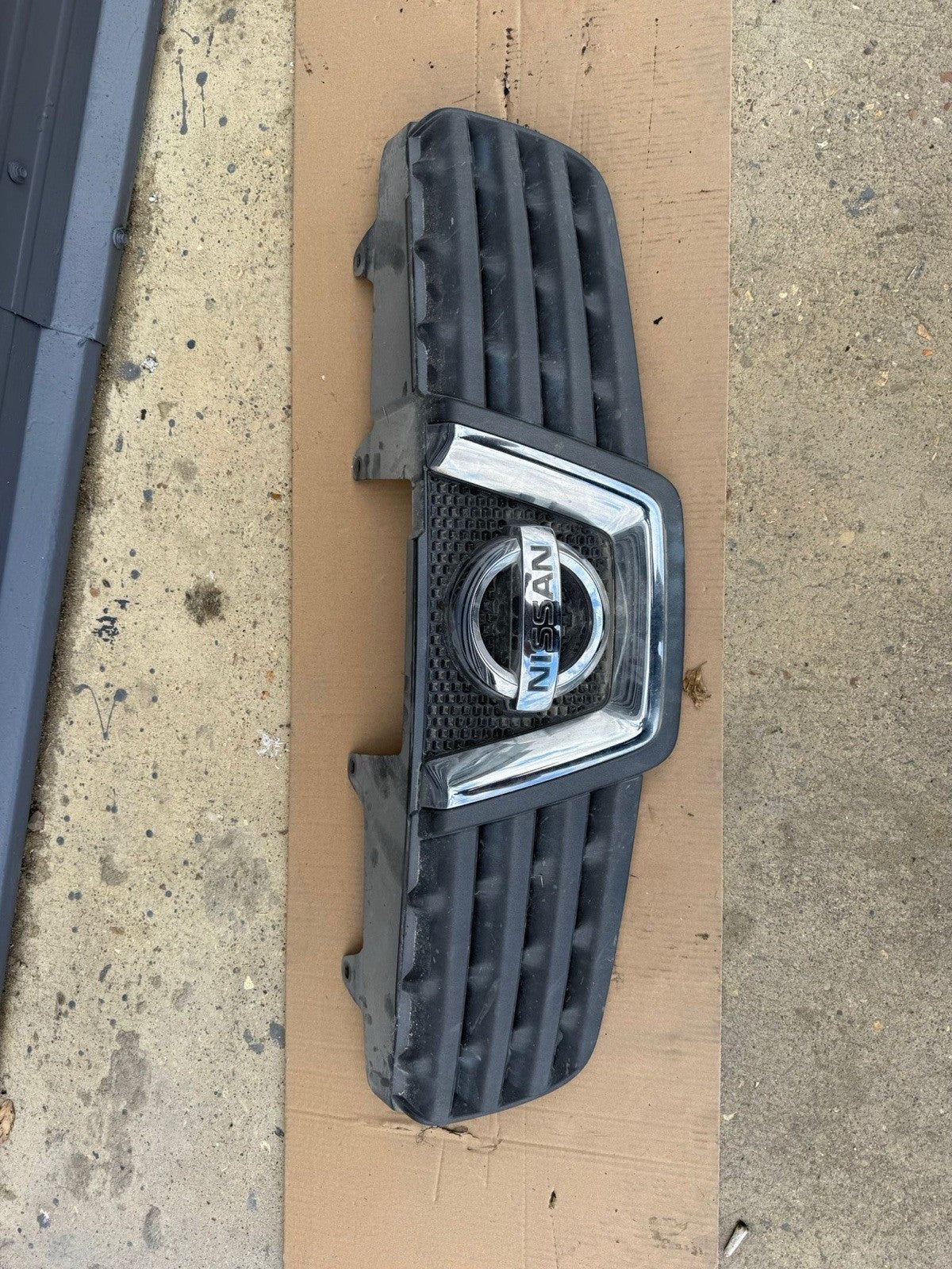 2009 NISSAN QASHQAI ACENTA Front Grille