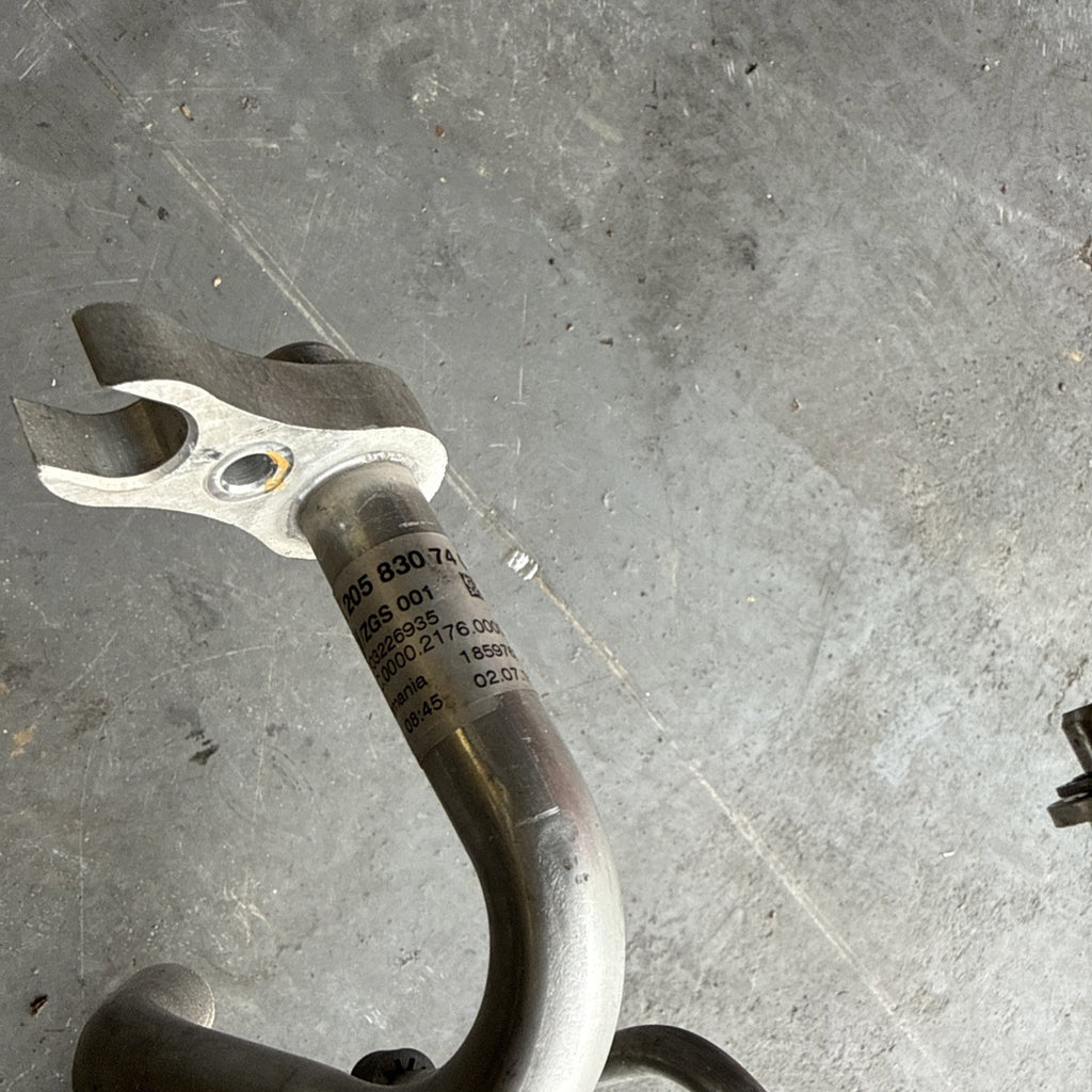 14-21 MERCEDES BENZ C220d W205 GENUINE A/C AIR CONDITIONG PIPE LINE A2058307404